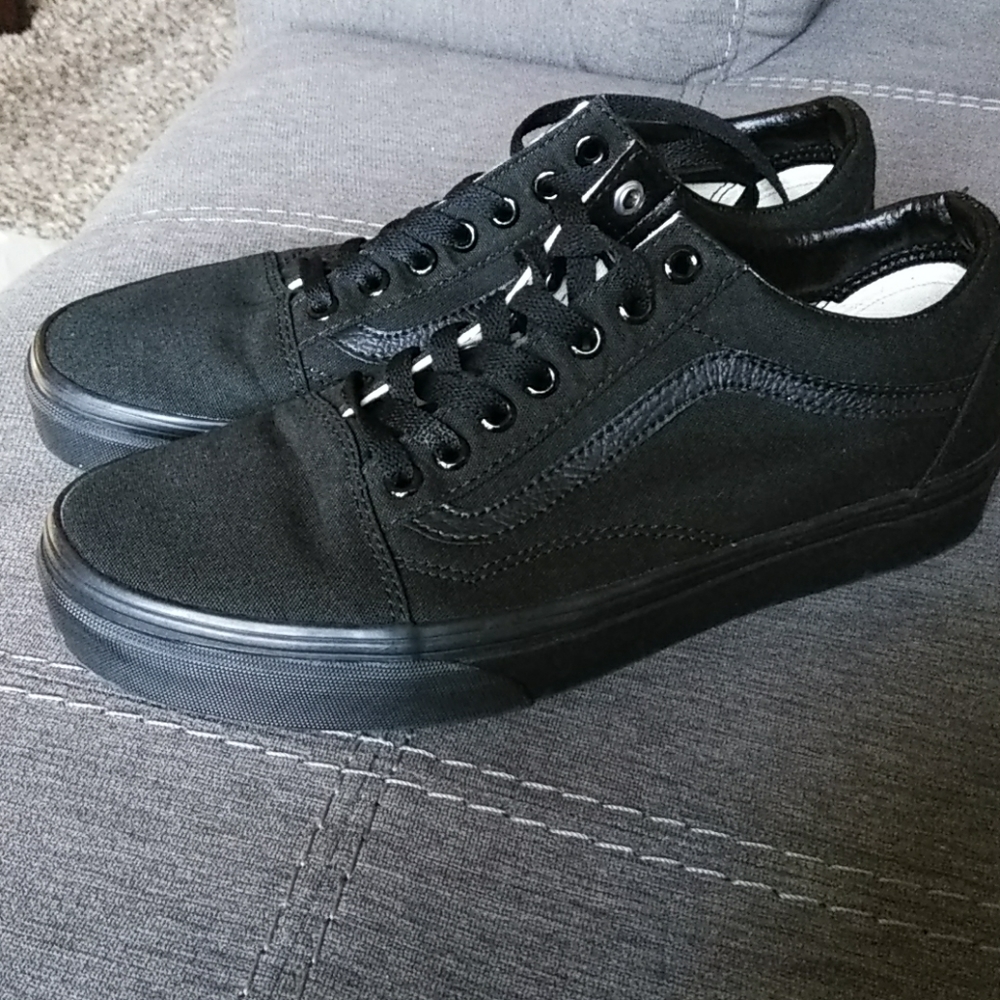 Mens tennis shoes